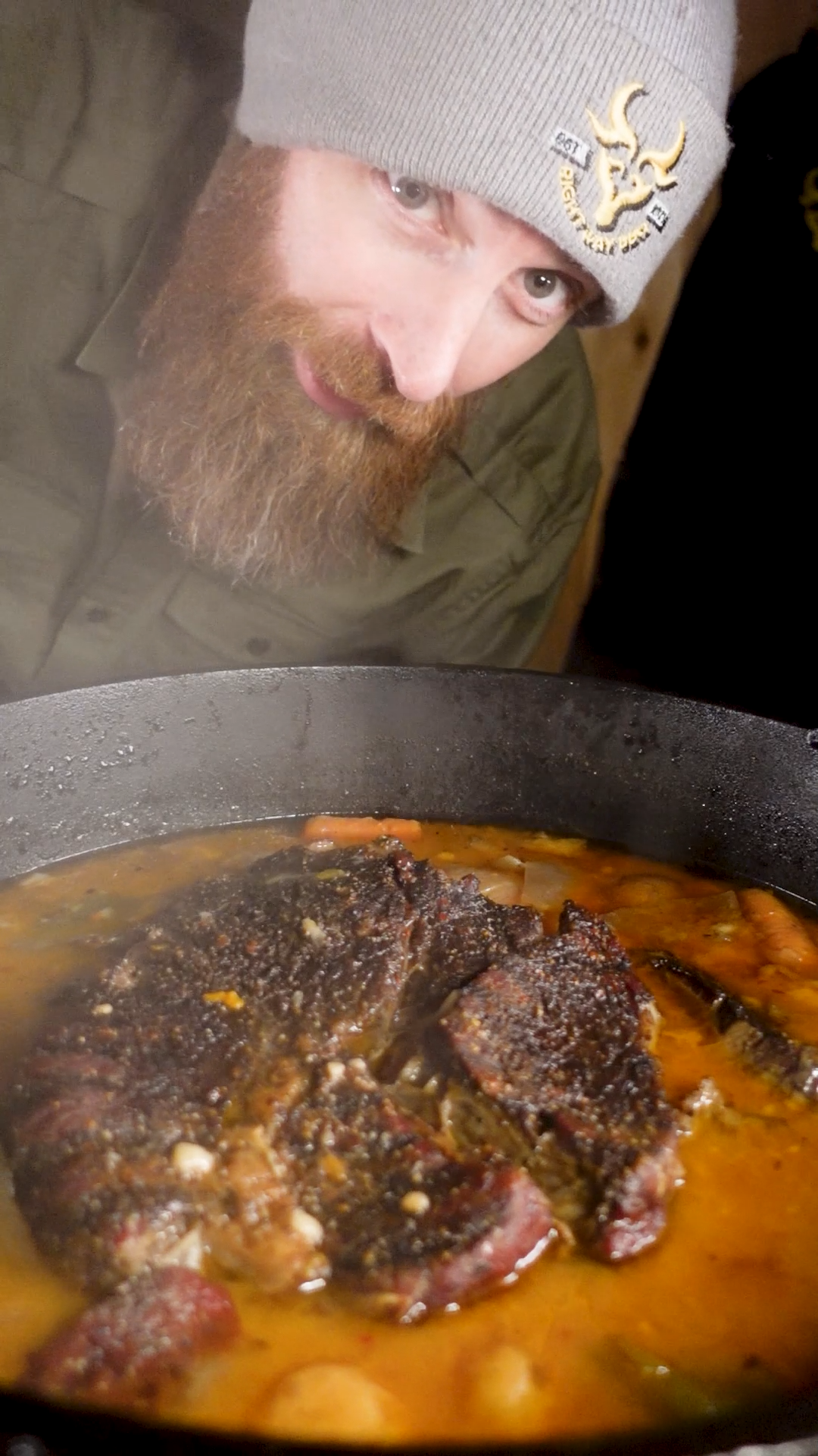 Roasting Session Chuck Roast smoking session in the Dutch Oven, with The Barbarian Obli ...